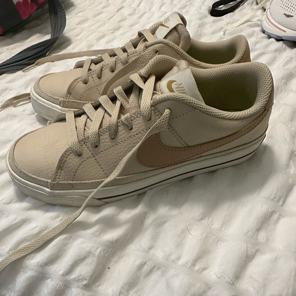 Women’s Nike court legacy leather sneakers